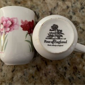 Amaryllis Floral China Mugs